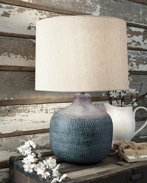 Signature Design Patina Metal Table Lamp (1/CN)