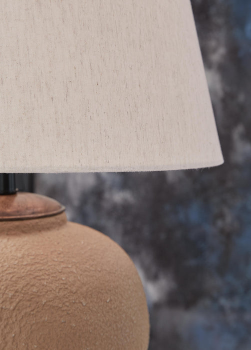 Signature Design Rust Metal Table Lamp (1/CN)