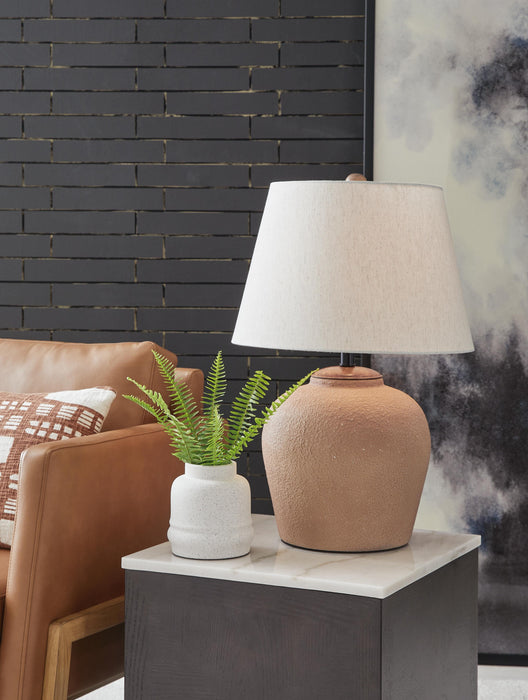 Signature Design Rust Metal Table Lamp (1/CN)