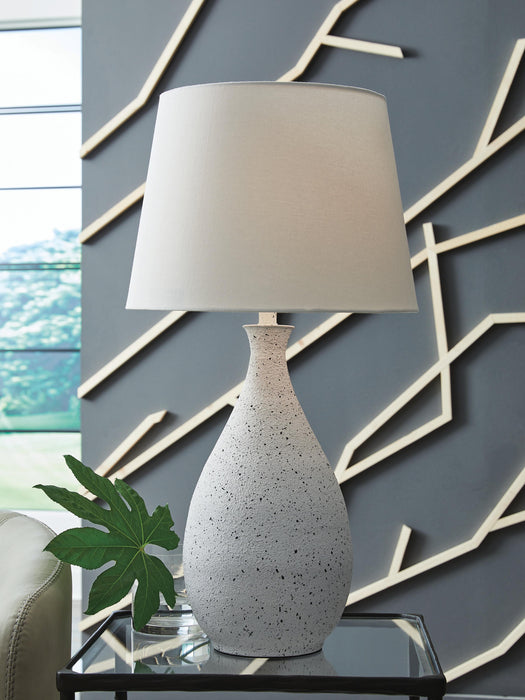 Signature Design White/Black Metal Table Lamp (1/CN)