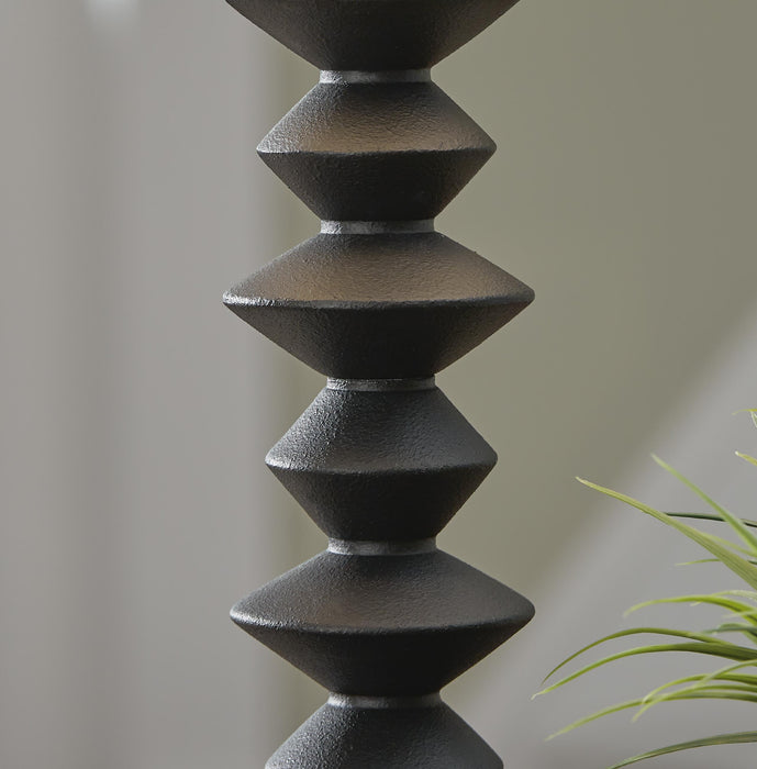Signature Design Black Poly Buffet Lamp (1/CN)