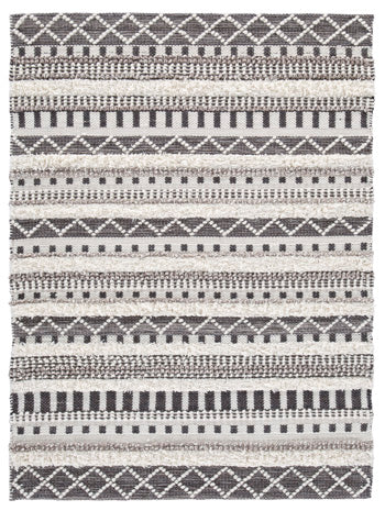 Signature Design Medium Rug 5.22 FT by 6.97 FT