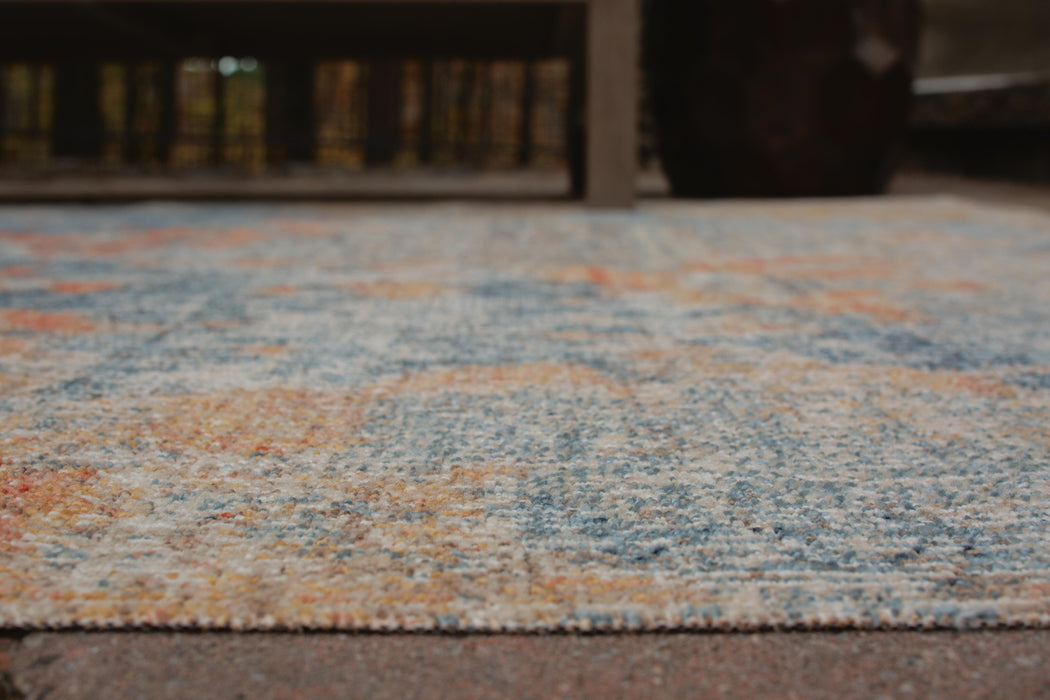 Signature Design Medium Rug 5.25 FT by 7 FT