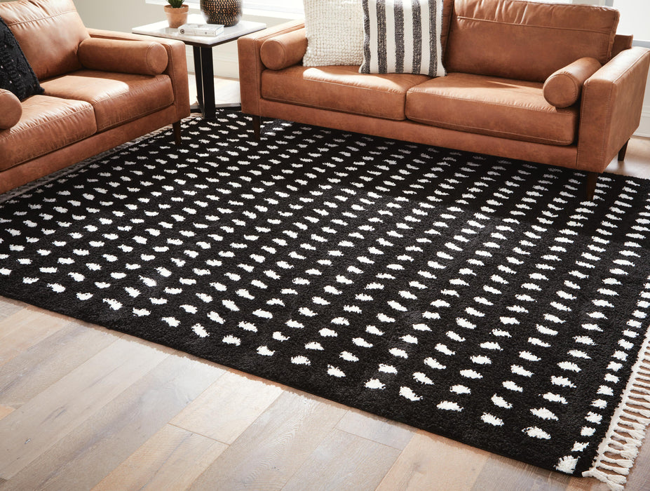 Signature Design Medium Rug 4.83 FT by 7.17 FT