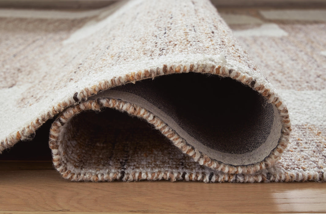 Signature Design Medium Rug 5.09 FT by 6.92 FT