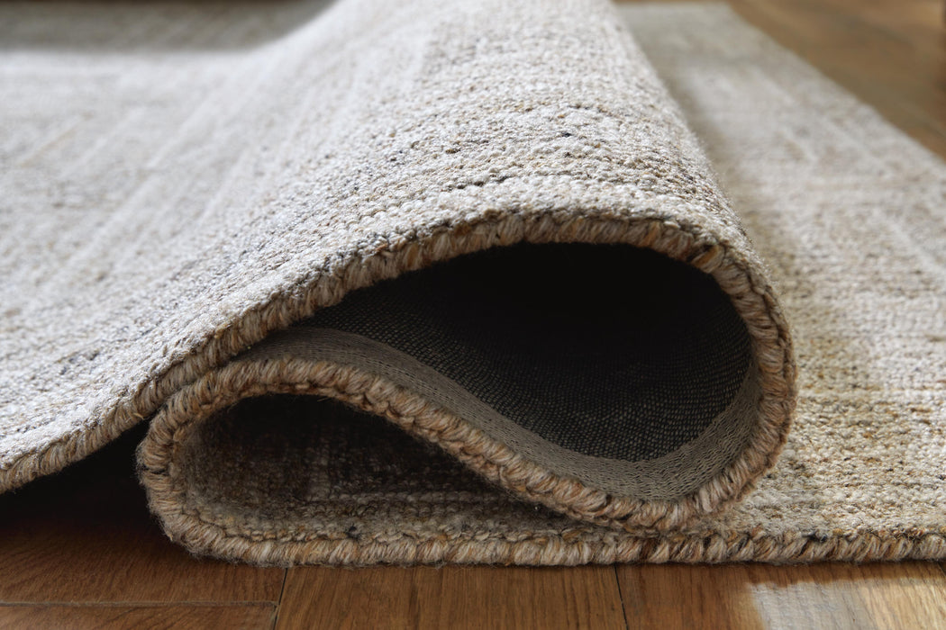 Signature Design Extra Large Rug 10.13 FT by 13.9 FT