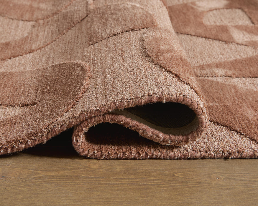 Signature Design Medium Rug 5.1 FT by 7.13 FT