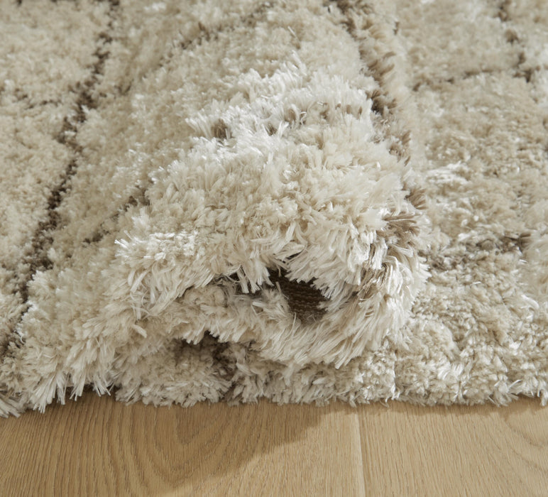 Signature Design Medium Rug 5.35 FT by 7.29 FT