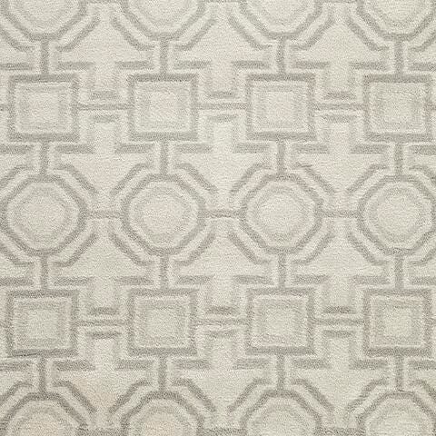 Signature Design Medium Rug 5.25 FT by 7.08 FT