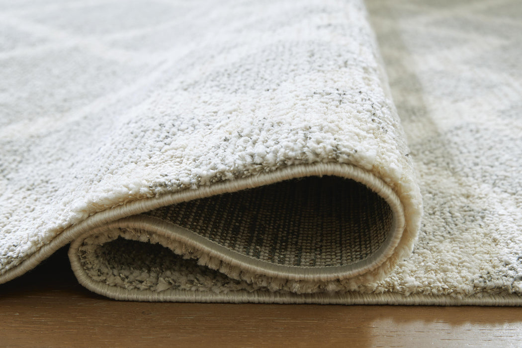Signature Design Medium Rug 5.25 FT by 7 FT