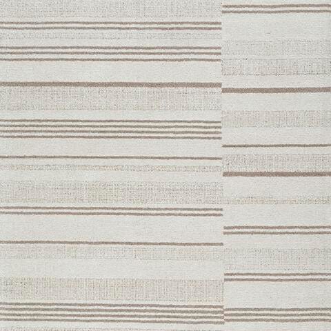 Signature Design Medium Rug 5.04 FT by 6.92 FT