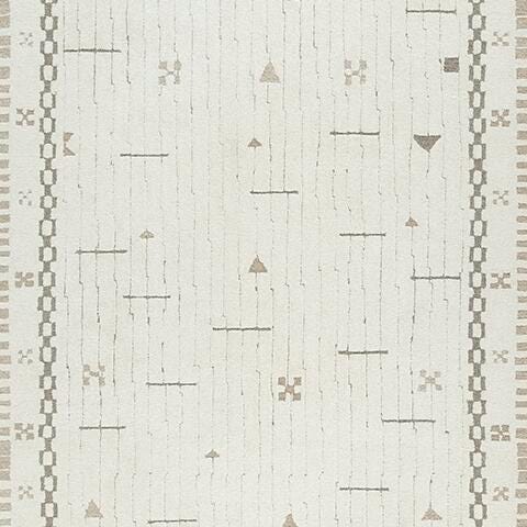 Signature Design Large Rug 7.69 FT by 9.92 FT
