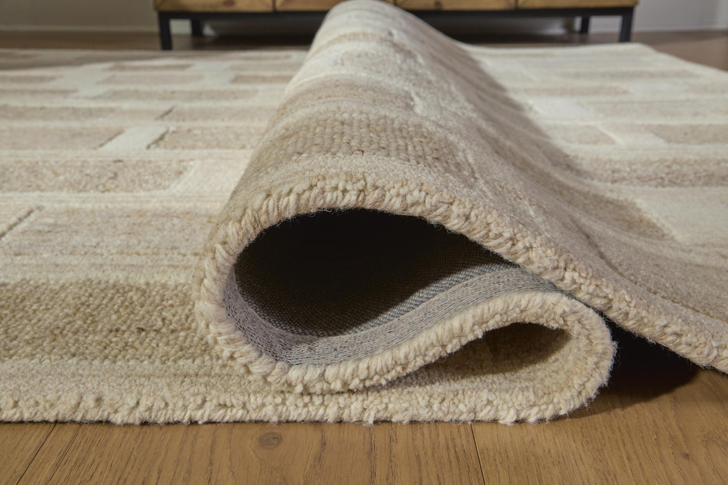 Signature Design Medium Rug 4.92 FT by 6.94 FT