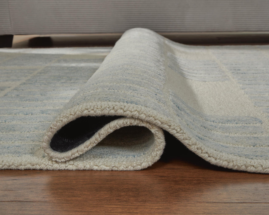 Signature Design Large Rug 7.58 FT by 9.77 FT