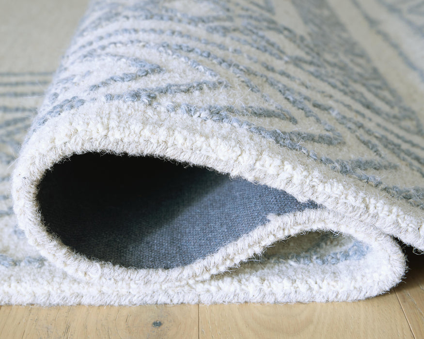 Signature Design Large Rug 7.71 FT by 9.79 FT