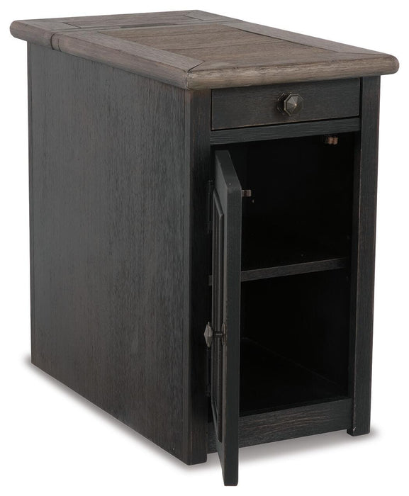 Signature Design Grayish Brown/Black Chair Side End Table