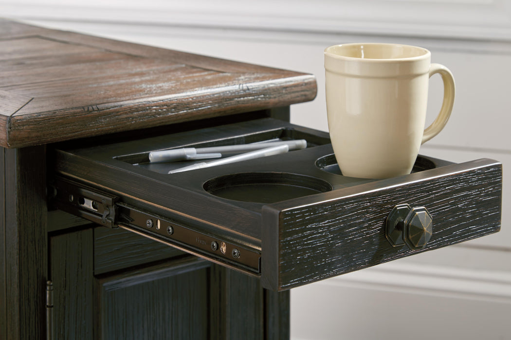 Signature Design Grayish Brown/Black Chair Side End Table