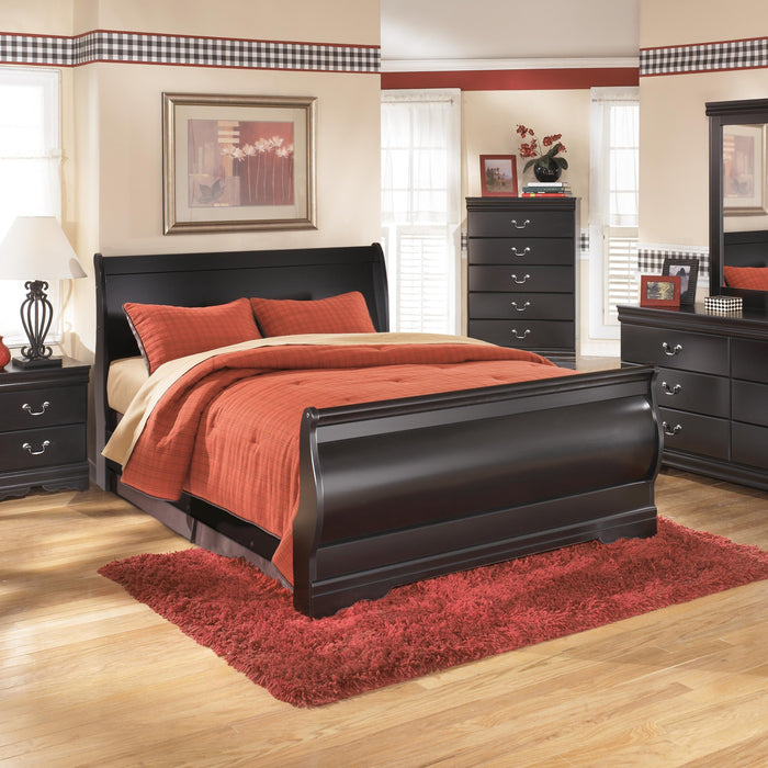 Huey Vineyard Black Huey Vineyard Queen Sleigh Bed with Mirrored Dresser, Chest and Nightstand