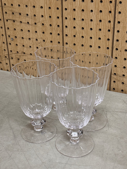 Beautiful Scallop Set of 4 Glass Goblet Clear by Drew Barrymore - new