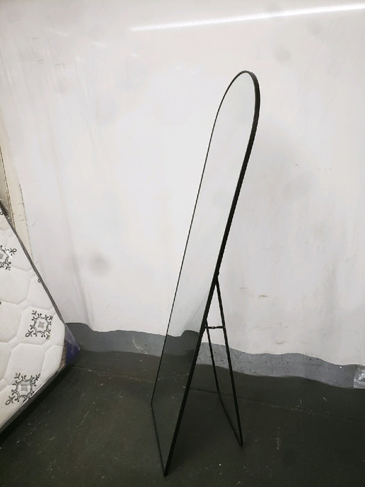 FIRNEWST 16 in. W x 59 in. H Aluminum Alloy Frame Black Arched Floor Mirror with Floor Stand and Wall Mounted Hooks - new