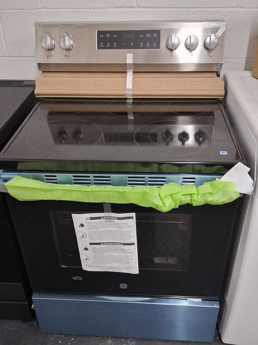 GE® ENERGY STAR® 30" Free-Standing Electric Range with Crisp Mode