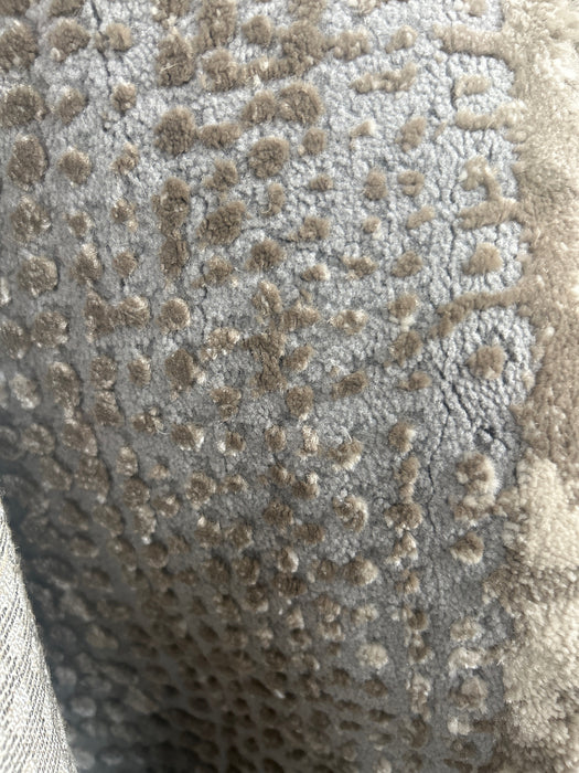 SAFAVIEH Meadow Collection Area Rug - 5'3" x 7'6", Brown/Ivory, Geometric Design, Ideal for High Traffic Areas in Living Room, Bedroom, Dining (MDW333T) - new