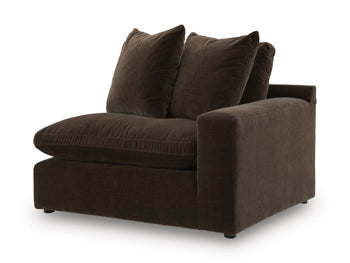 Maxton Heights Bittersweet Living Room Collection