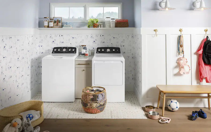 GE - 4.5 Cu. Ft. High-Efficiency Top Load Washer with Deep Fill and Cold Plus - White with Matte Black - new