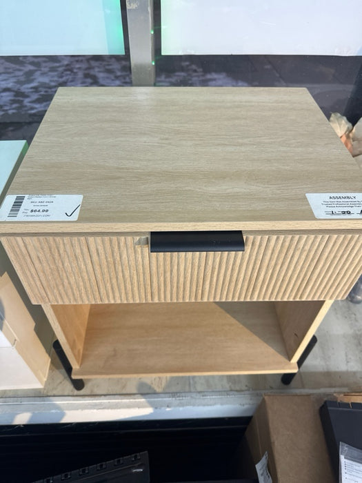 Walker Edison - Modern Reeded-Front 1-Drawer Nightstand - Coastal Oak - new