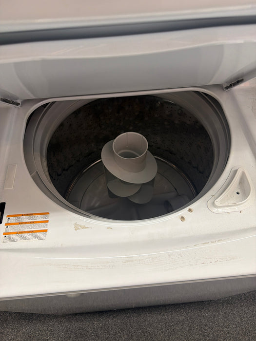 GE 3.8 cu. ft. Washer 5.9 cu. ft. Electric Dryer Combo in White - new