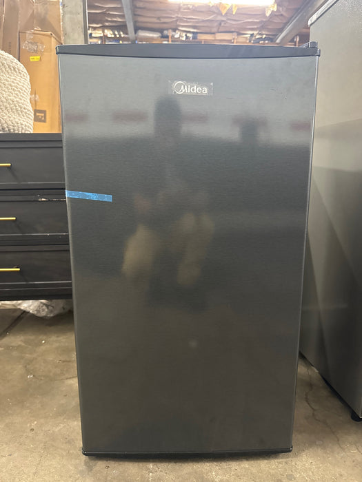 Midea Compact Refrigerator, 3.3 cu ft, Black - open_box