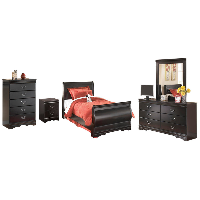 Huey Vineyard Black Sleigh Bedroom Collection