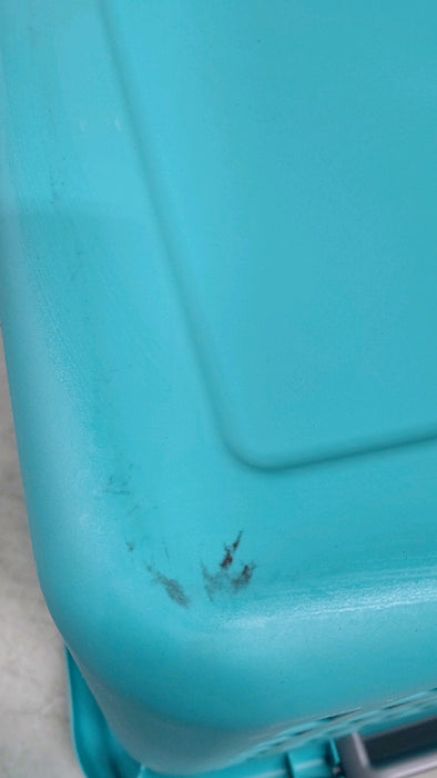 Sterilite 1.5 Bushel Square Plastic Laundry Basket, Adult, Teal - use_like_new