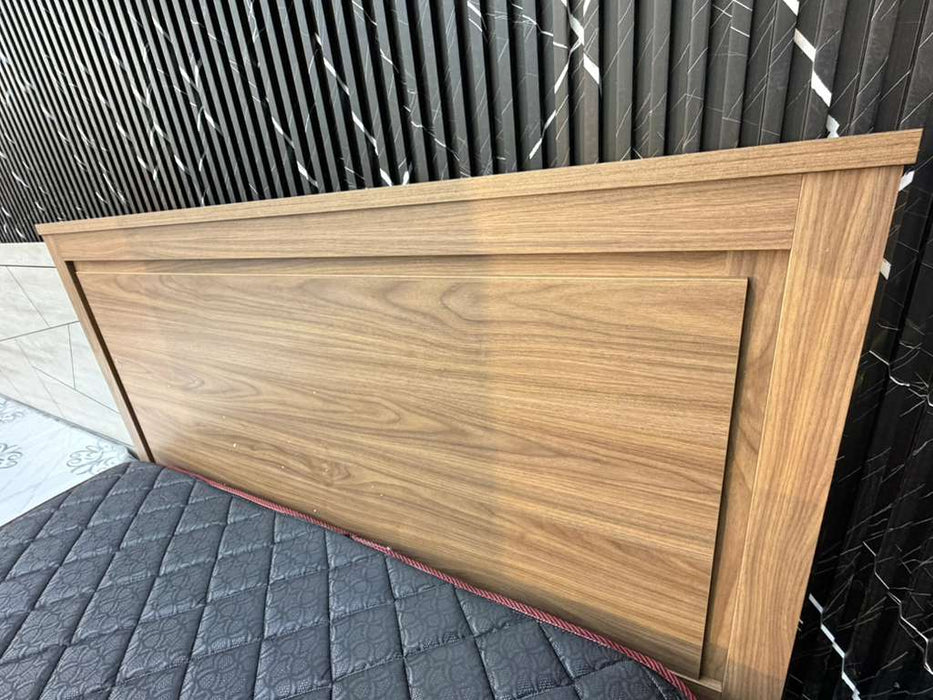 Panelli 5 Pc Queen Bedroom Set w/ Chest - new