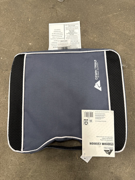 Ozark Trail 430-GRAY Gray and Black Stadium Cushion - new