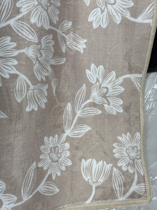 My Texas House Taupe Flower Damask Machine Washable Indoor Area Rug, 7'6" x 9'5" - new