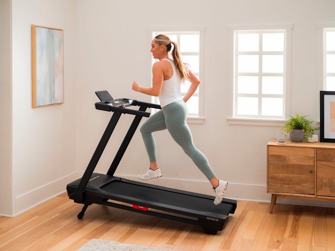 NordicTrack T 5 S; Treadmill for Running and Walking - Black - display_model