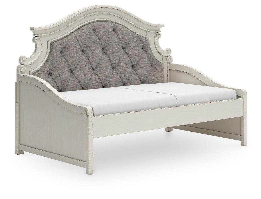 Realyn Chipped White Twin Day Bed