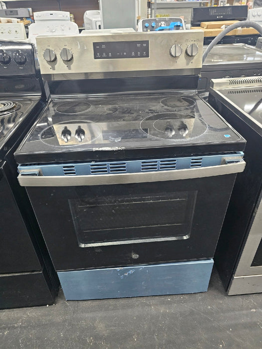 GE - 5.3 Cu. Ft. Freestanding Electric Range with Steam Cleaning and 4 Burner Radiant Cooktop - Stainless Steel - new