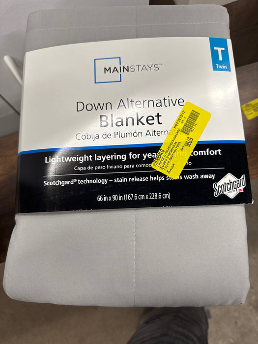 Mainstays Solid Twin Down Alternative Blanket in Gray - open_box
