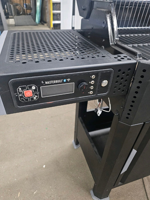 Masterbuilt AutoIgnite 545 Digital Charcoal Grill and Smoker Combo for Easy Grilling, Digital Control, App, Sear Plate, Mini Hopper and 545 BBQ Cooking Square In. in Black - new