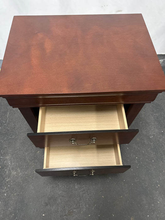 Furniture of America Arabella Traditional Solid Wood Nightstand with Drawers and Antique Nickle Handles, Small Bedside Table, No Assembly Wooden Night Stand for Bedroom, Guest Room, Dorm, Cherry -