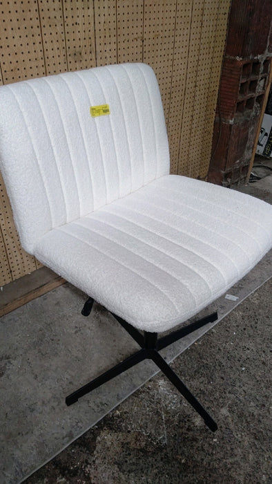 Mainstays Oversized Wide Seat Channel Upholstered Office Criss-Cross Chair, White Boucle - open_box