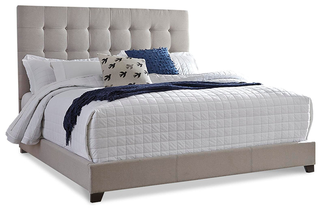 Dolante Beige Queen Upholstered Bed