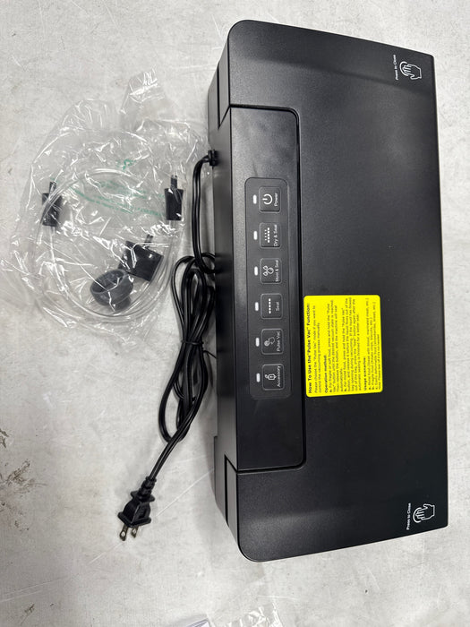 Mainstays Vacuum Sealer with Built-in Cutter and Roll Storage, 1 Vacuum Seal Roll Included , Black - new