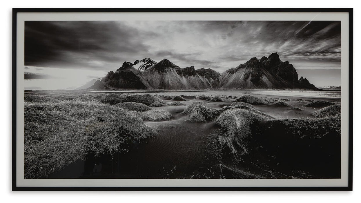 Delstone Black/White Wall Art