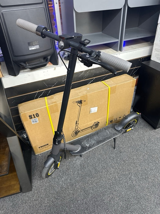 MEGAWHEELS S10 Electric Scooter Light Weight and Foldable with **7.5Ah Battery** - new