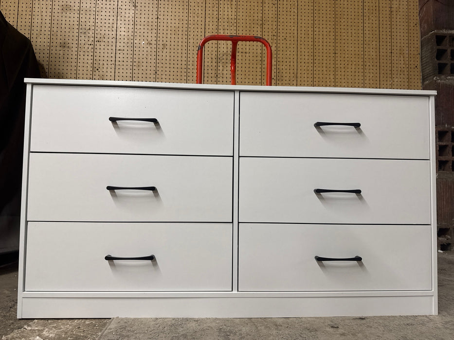 Mainstays Ardent 6 Drawer Dresser, White - new