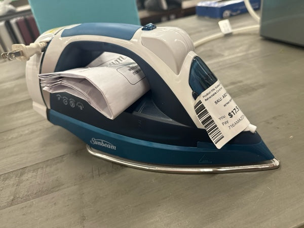 Sunbeam 1600W Retractable Cord Iron - open_box