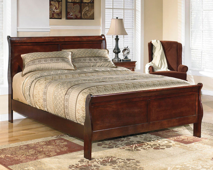 Alisdair Reddish Brown Alisdair King Sleigh Bed